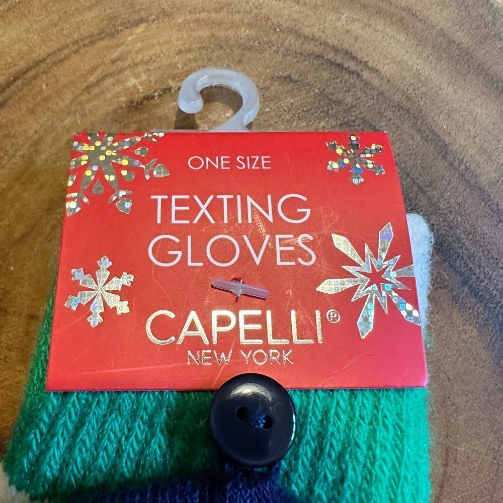 What the Elf? Texting Gloves - Picture 5 of 6